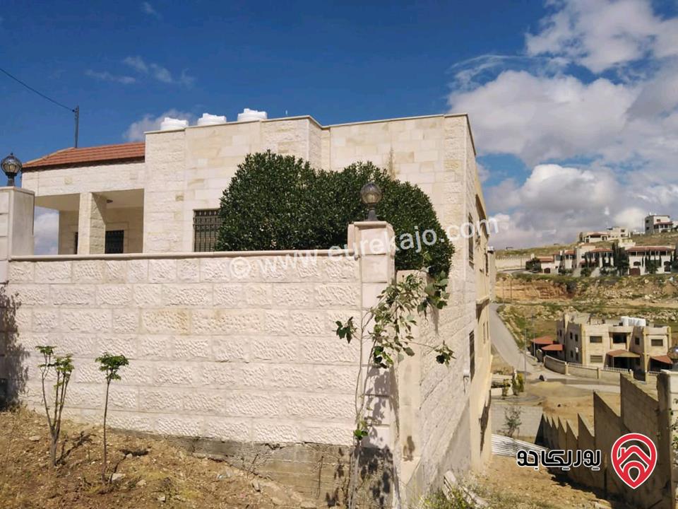 عماره مساحة 670م على أرض 755م للبيع في الزرقاء - ضاحية المدينة المنورة 