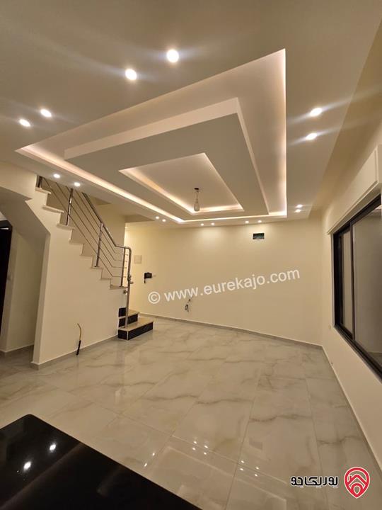 شقة دوبلكس فارغة لم تسكن مساحة 200م للايجار في عمان - البنيات 