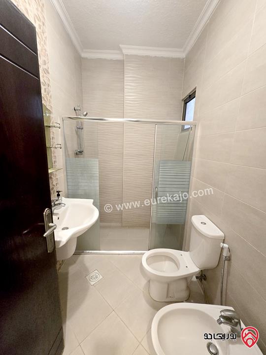 شقة مفروشة مساحة 220م طابق ثالث للإيجار في عمان - أم السماق