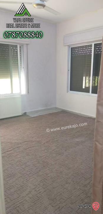 بيت مستقل مساحة 300م على أرض 415 م للبيع في الزرقاء – جبل طارق