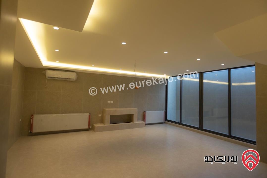 فيلا عدد 2 متلاصقات مساحة 780م على أرض 500م للبيع في عمان - دابوق منش 