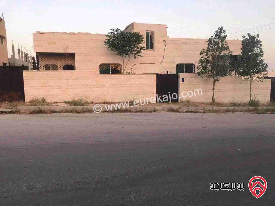 منزل مستقل مساحة الأرض 1154م والبناء 300م للبيع في جاوا 
