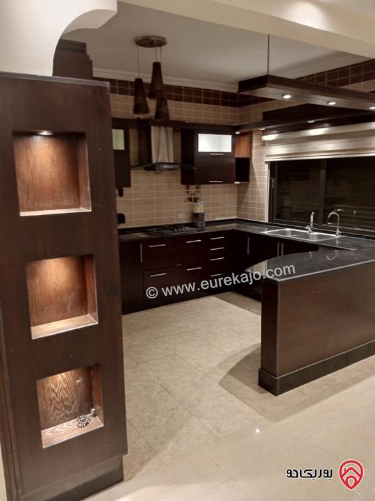 شقة بتشطيبات فاخرة مساحة 150م طابق تسوية ومدخل مستقل – مشمسة ومهوّاة للبيع في عمان – ضاحية الرشيد خلف جامعة الأميرة سمية