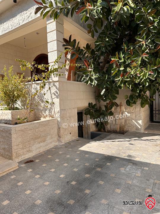 Modern ground floor 240 sqm with garden and private parking for rent in Amman - Alweibdeh