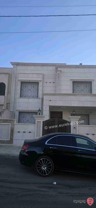 فيلا متلاصقة مساحة 750م على أرض 525م للبيع في عمان - الرابية