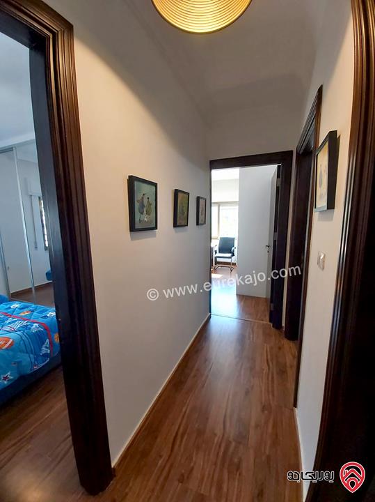 شقة مفروشة فخمة طابق أول مساحة 180م للايجار في عمان - الشميساني