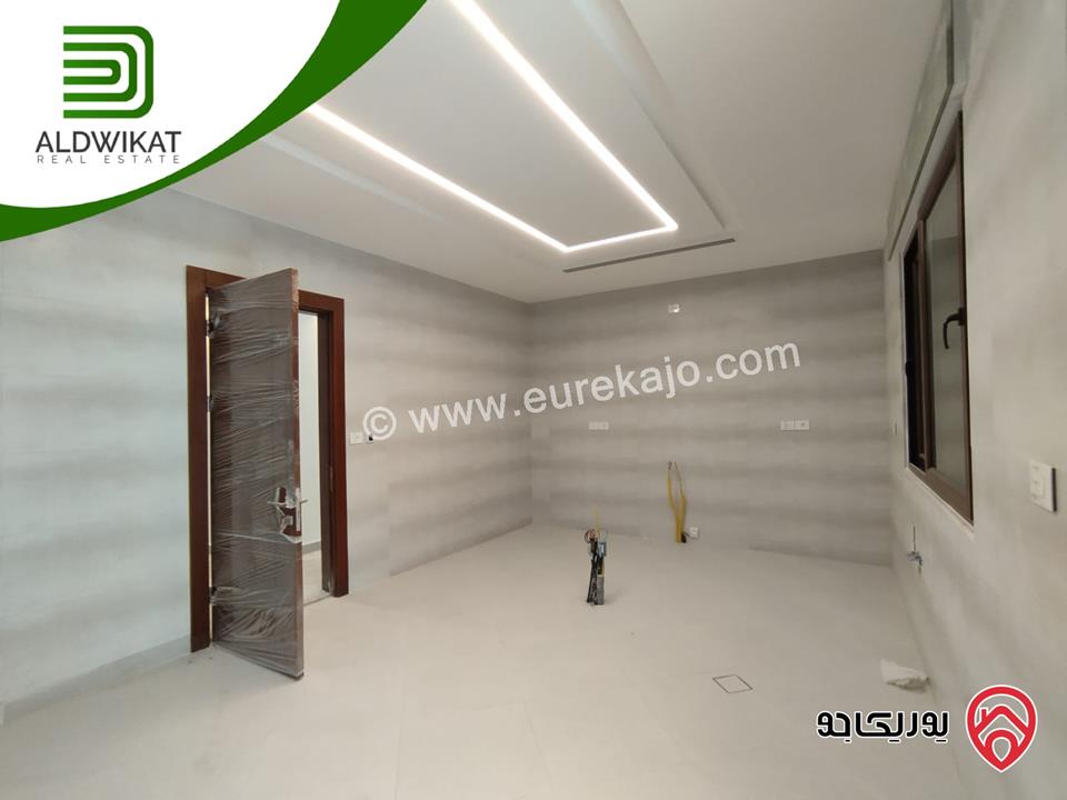 فيلا للبيع في عمان - دابوق مساحة الارض 550م ومساحة البناء 655م ومساحة الحديقة 250م