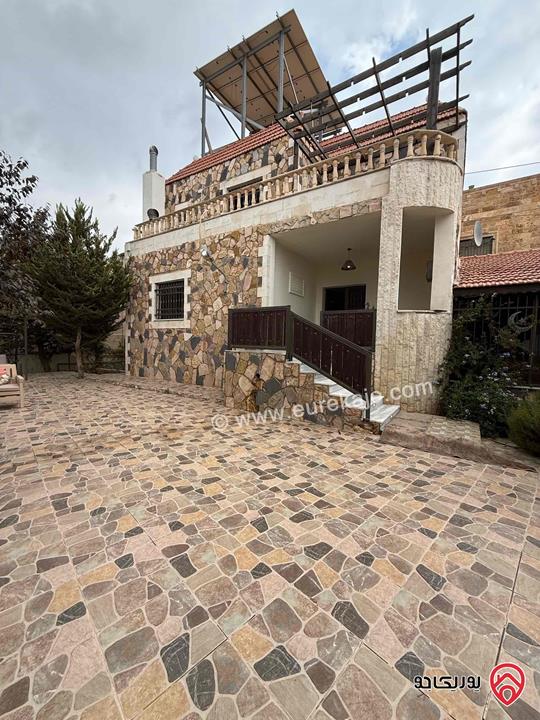 فيلا دوبلكس مساحة 300م على أرض 480م للبيع في مغاريب السلط 