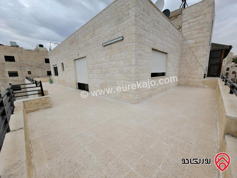 شقة طابقية مساحة 331م للبيع في عمان - الجبيهة