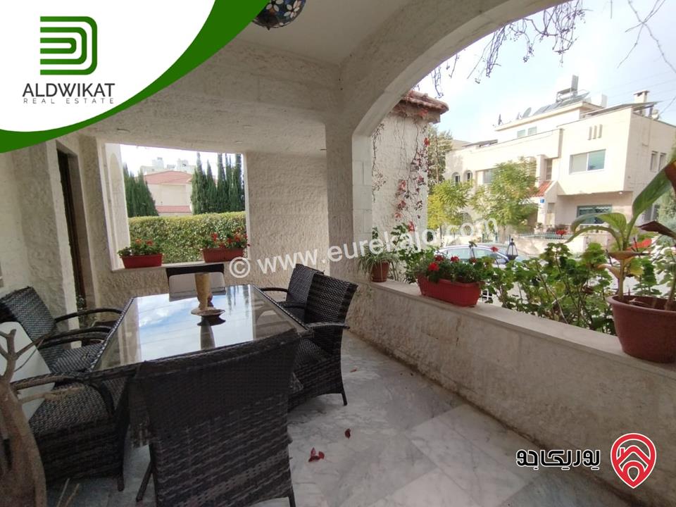 فيلا مساحة البناء 400م ومساحة الارض 430م ومساحة الحديقة 200م للايجار في عمان - ام السماق