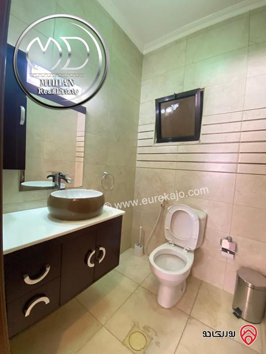 شقة مفروشة للايجار في عمان - ضاحية الامير راشد مساحة 100م طابق اول تشطيبات و فرش فاخر جداً