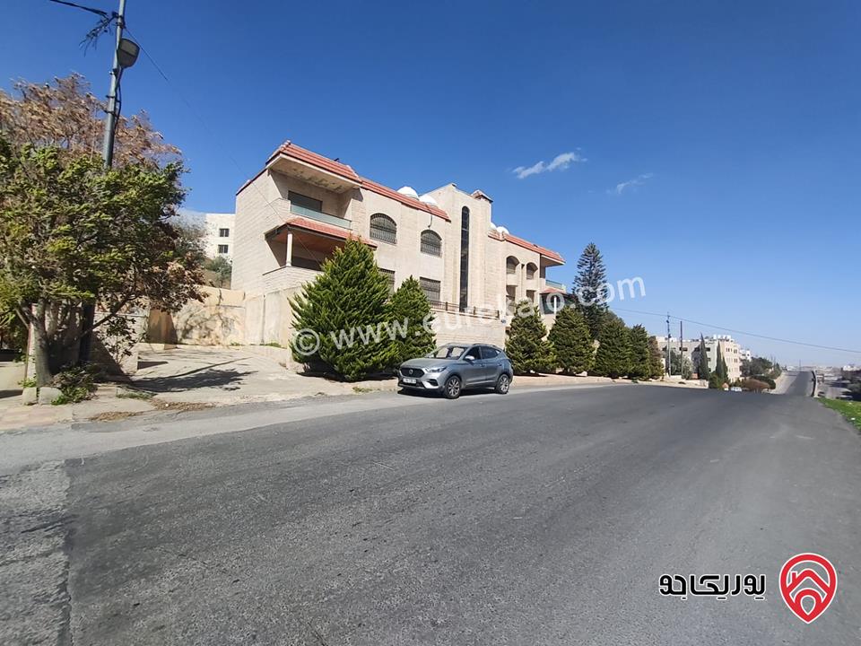 فيلا مساحة 700م على أرض 873م للبيع في عمان - طبربور حي الشهيد