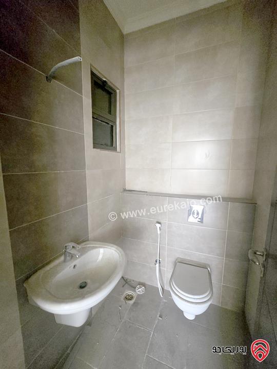 شقة فارغة جديدة مساحة 200 متر طابق ثاني للإيجار في عمان - ام اذينه 