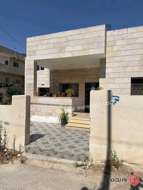 بيت مستقل مساحة 140م على أرض 508م للبيع في للبيع في اربد - ايدون