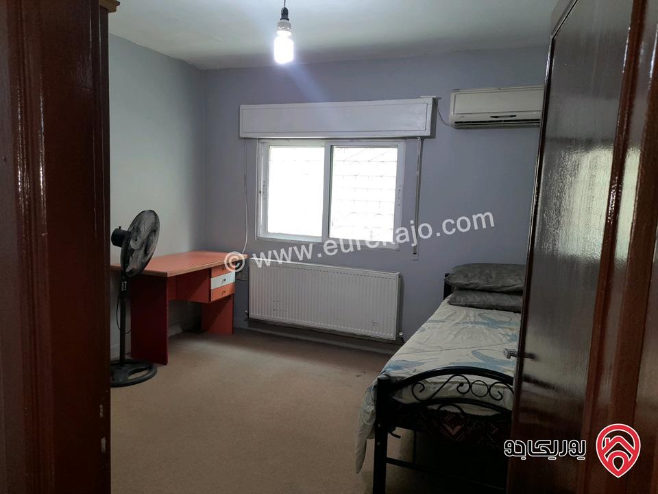 شقة مفروشة طابق اول مدخل مستقل مساحة 145م للايجار في اربد - حي الورود الشقه متوفره بتاريخ 10/20