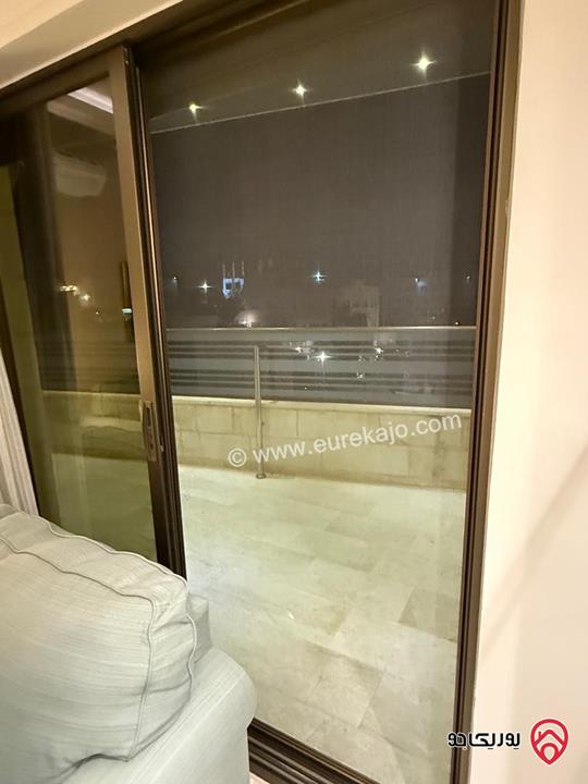 شقة سوبر ديلوكس طابق أخير مع روف مساحة 280م للايجار مفروشة في عمان - أم الكندم