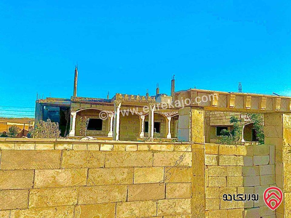 بيت مستقل مساحة الأرض 500م والبناء 170م للبيع بسعر حرق في اربد - النعيمة