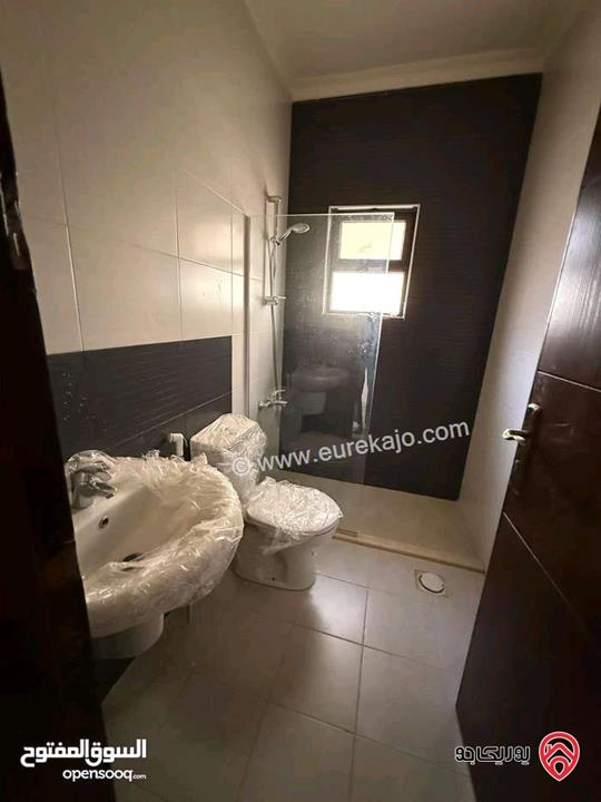 شقة فارغة مساحة 195م داخلي و 70م خارجي للايجار في عمان - البنيات 