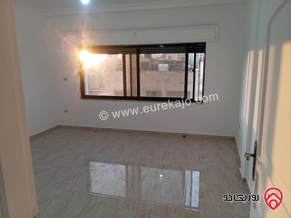 شقة طابقية مساحة 171م للبيع في عمان - تلاع العلي 