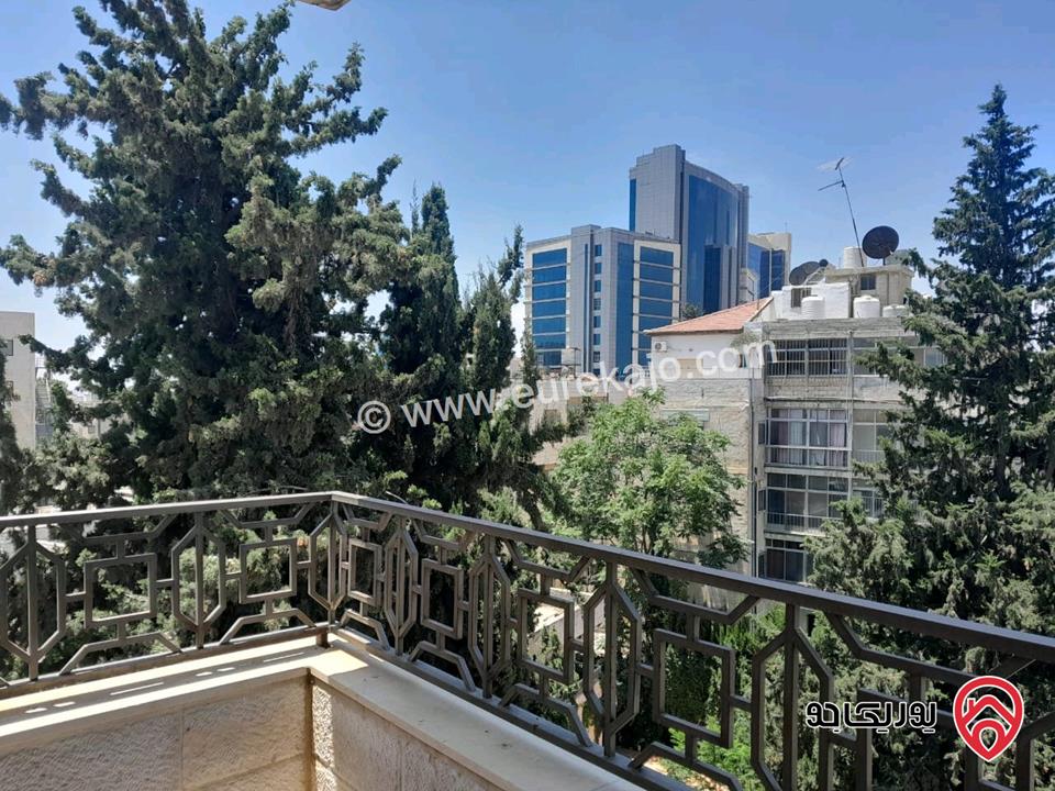 شقة طابق ثاني مساحة 259م للبيع في عمان - أم أذينة بجانب سفارة بنغلادش