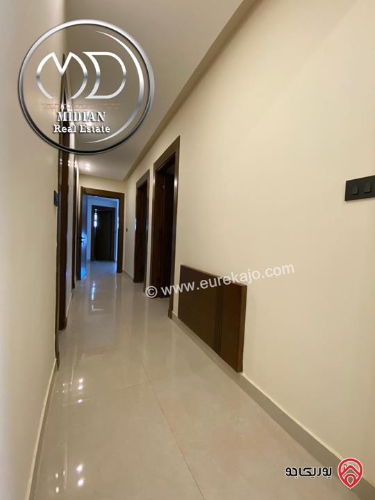 شقق جديدة للبيع في عمان - خلدا مساحات 220م 4 نوم تشطيبات و ديكورات عصرية فاخرة اطلالة جميلة بسعر مميز