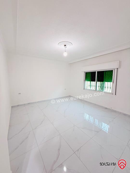 شقة طابق ثاني مساحة 210م للبيع في عمان - طبربور 