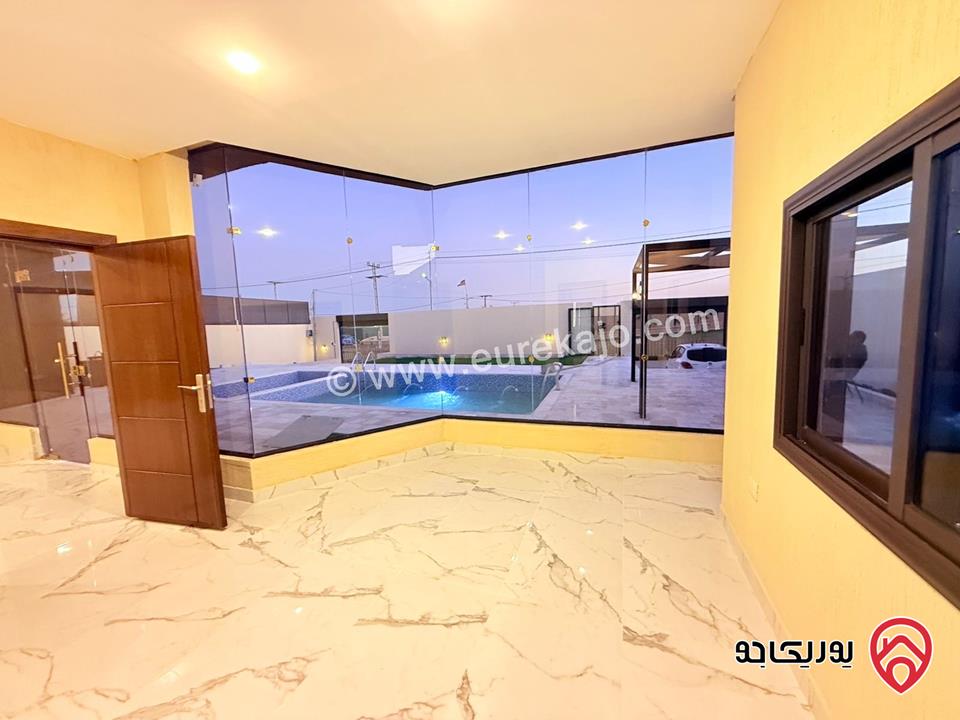 مزرعة داخل كومباوند مغلق مساحة البناء 100م على أرض 500م للبيع في عمان - طريق المطار خلف جامعة الاسراء بالقرب من الشحن الجوي