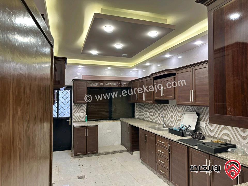 فيلا فارغه مساحة 335م للايجار في عمان - تلاع العلي 