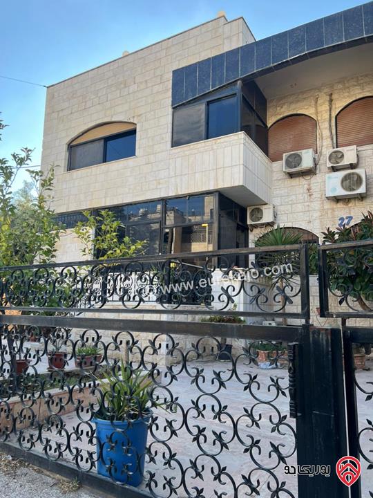 فيلا مميزة 3 طوابق للبيع في عمان - طبربور