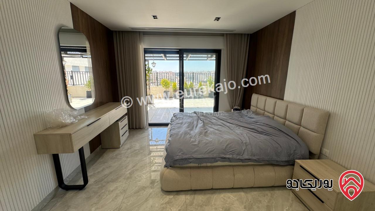 شقة فاخرة طابق أول مساحة 440م للبيع في عمان - رجم عميش