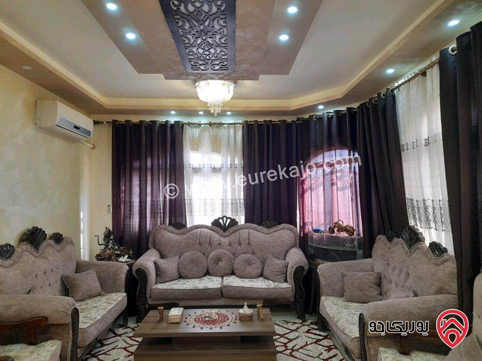 منزل مساحة 140م على أرض 5 دونم للبيع في المفرق قضاء رحاب 