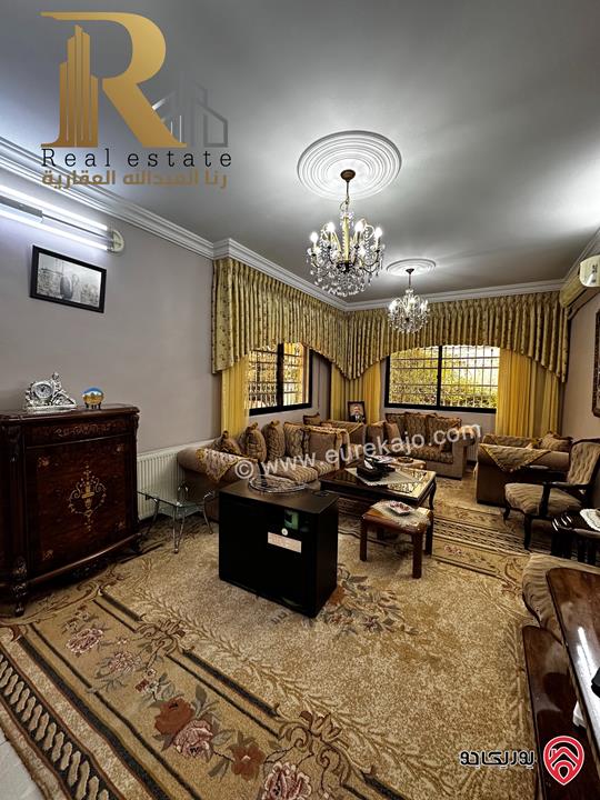 بيت مستقل مساحة 325م على أرض 416م للبيع في عمان - الجبيهة