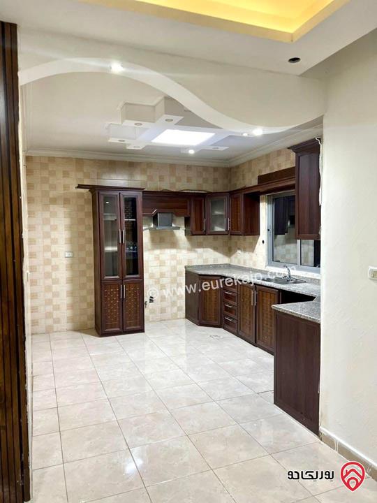 شقة مميزة طابق أول مساحة 135م للبيع في عمان - ابو علندا 