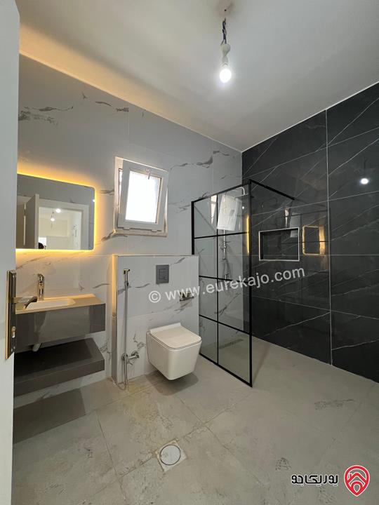 فيلا مساحة الارض 672م مساحة البناء 600م للبيع في عمان - دير غبار حي السهل 