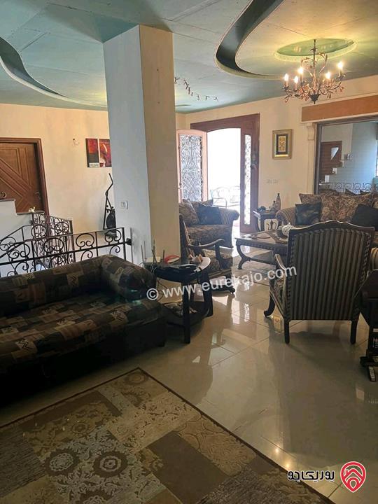 فيلا مساحة 400م على أرض 754م للبيع في عمان - ابو نصير 