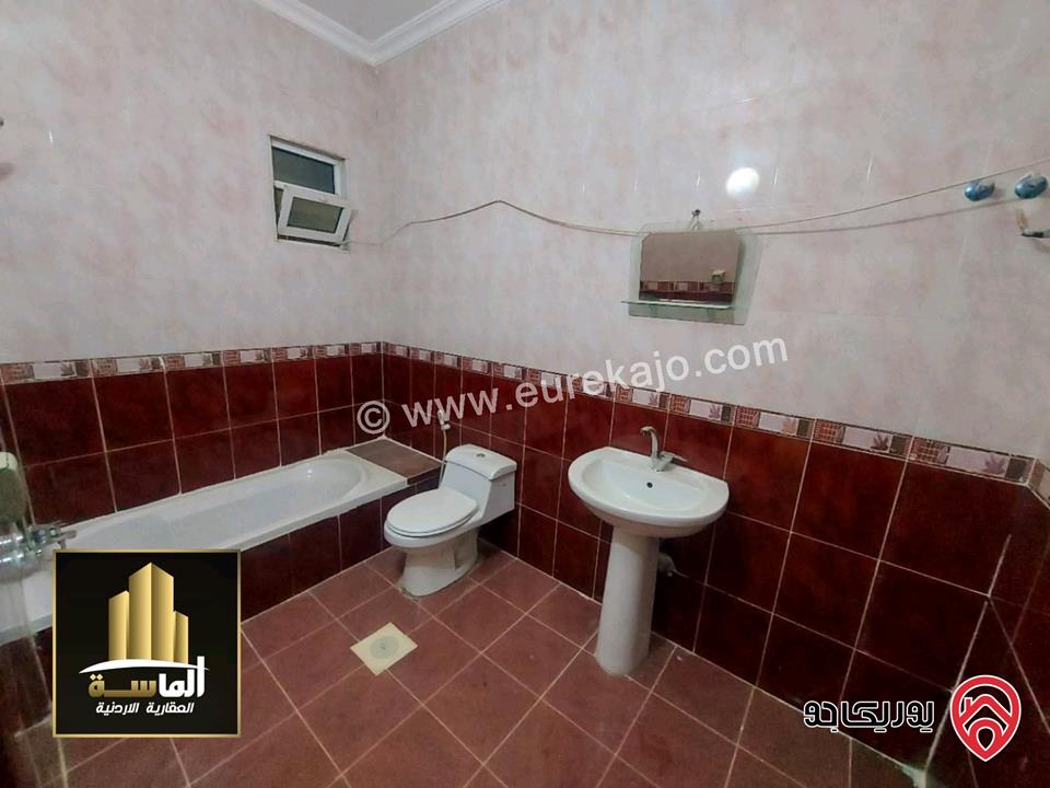 شقة طابق ثالث مساحة 150م للبيع في عمان - طبربور