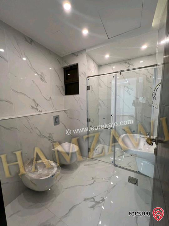 شقة سوبر ديلوكس طابق ثاني مساحة 310م للايجار في عمان - ام اذينة