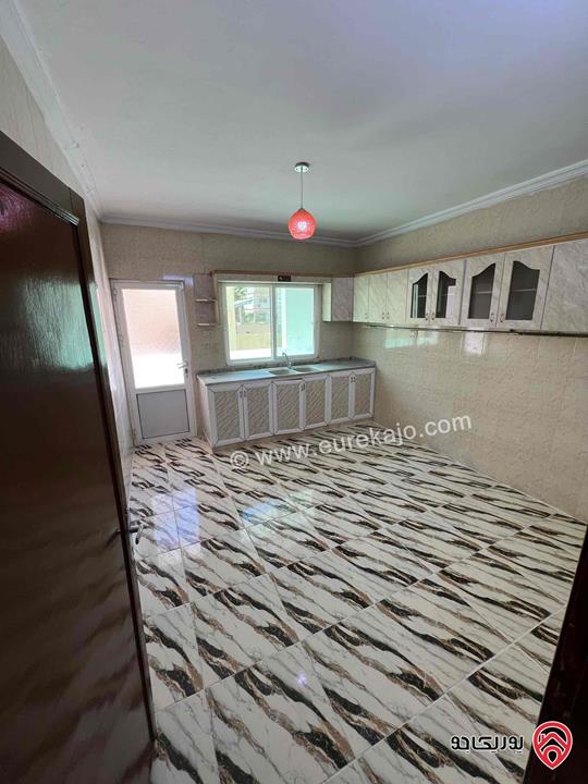 شقة ديلوكس طابق ثاني مساحة 137م للبيع في الزرقاء الجديدة شارع 16