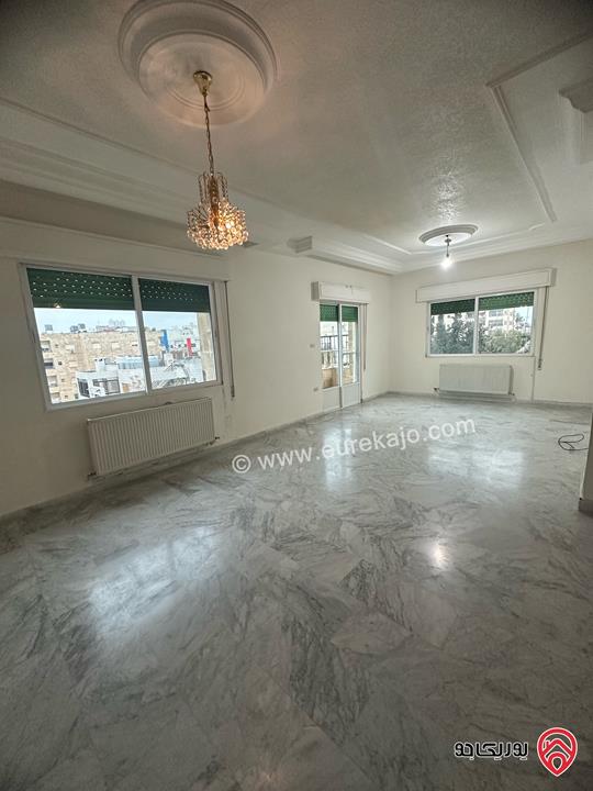 شقة طابق ثالث مساحة 160م للبيع في عمان - الجبيهة خلف السيفوي