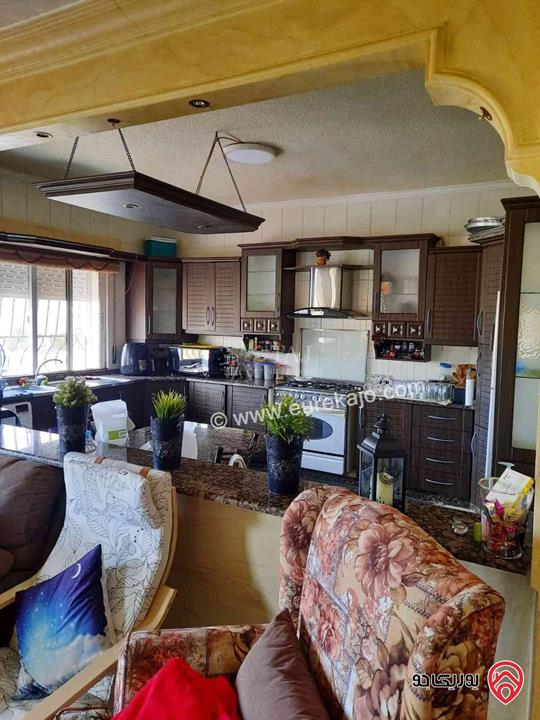 شقة مميزة طابق اول مساحة 180م للبيع في عمان - طبربور