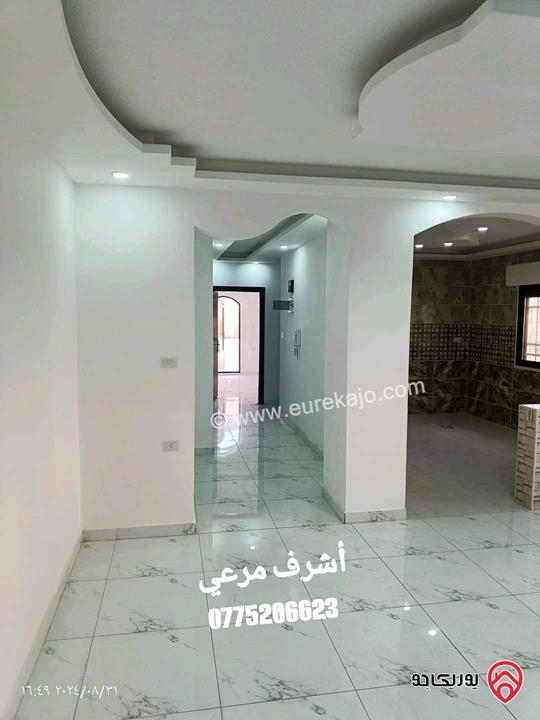 شقة طابق ارضي مساحة 150م مع ترس 150م لم تسكن للبيع في الزرقاء الجديدة