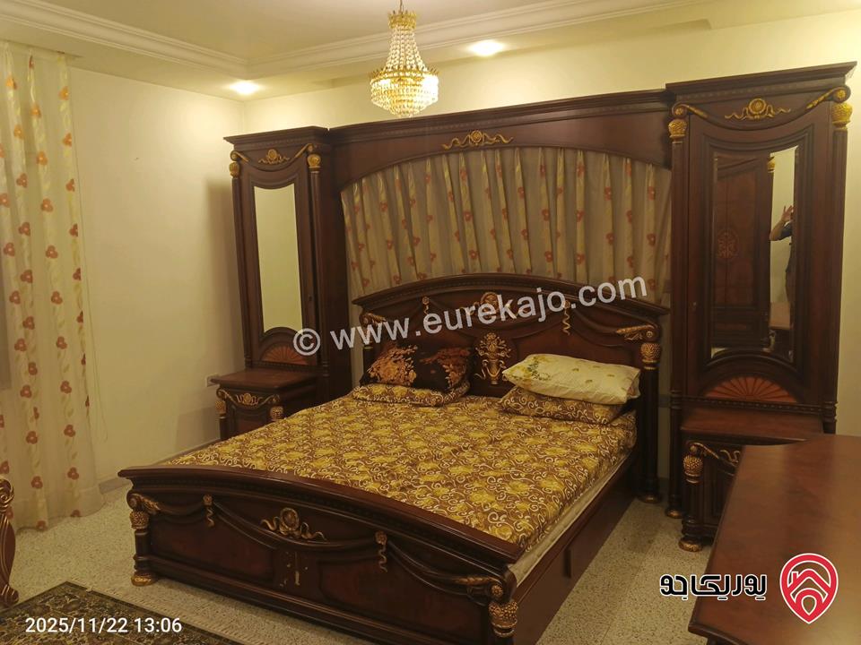 شقة طابقية مساحة 300م للبيع مفروشة في عمان - أم أذينة