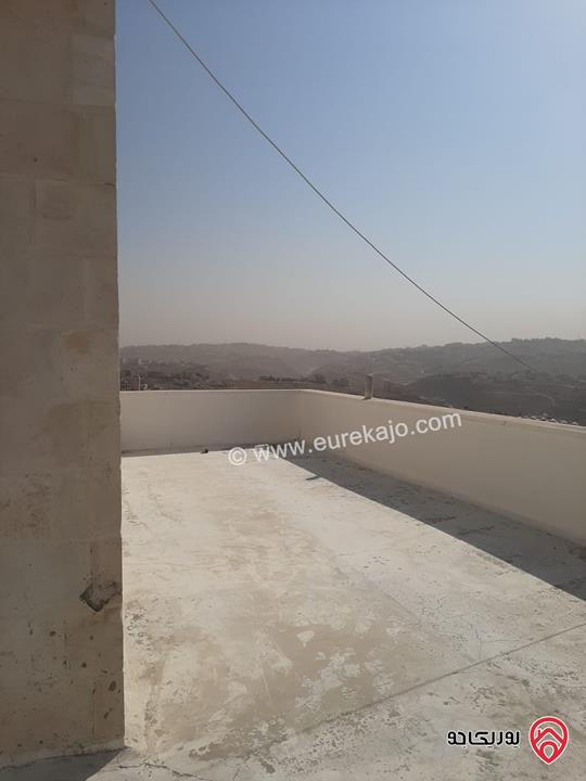 شقة طابق ثالث مساحة 150م و روف 100م مستقل للبيع في عمان - ابو السوس