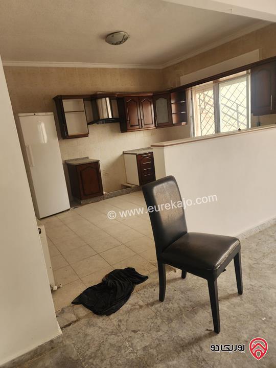 شقة شبه ارضي مساحة 185م داخلي و 180م خارجي للبيع في عمان - خلدا 