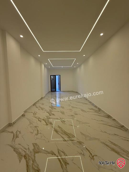 شقة للإيجار شبه ارضية مساحة 120م مع ترس 60م في عمان - ضاحية الاستقلال