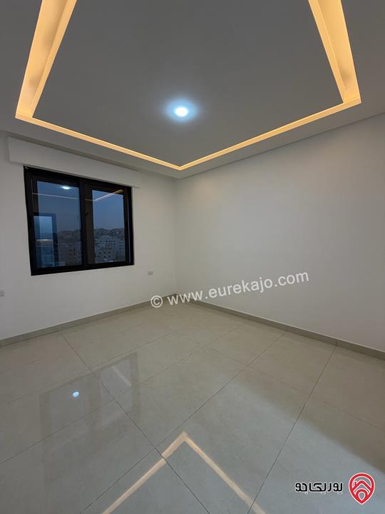 شقة طابق ثالث مع رووف مساحة 145م للبيع في عمان - الجبيهة