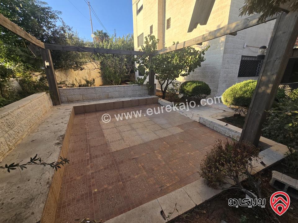شقة ارضية فارغة مساحة 220م داخلي و 200م خارجي للإيجار في عمان - ضاحية الرشيد