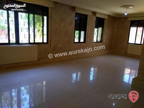 شقة أرضية مساحة 176م داخلي و 200م خارجي للايجار في عمان - الصويفية 