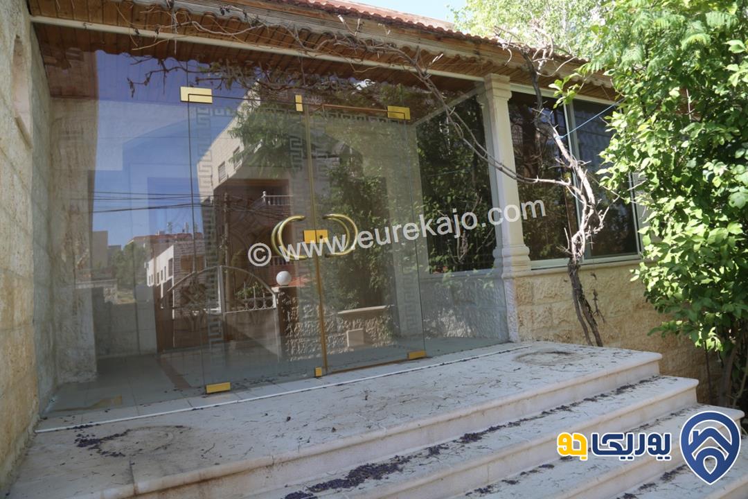 فيلا متلاصقة طابقية مساحة الأرض 400 متر مربع ومساحة البناء 320 متر مربع للبيع في الجبيهة - حي أم زويتينة 