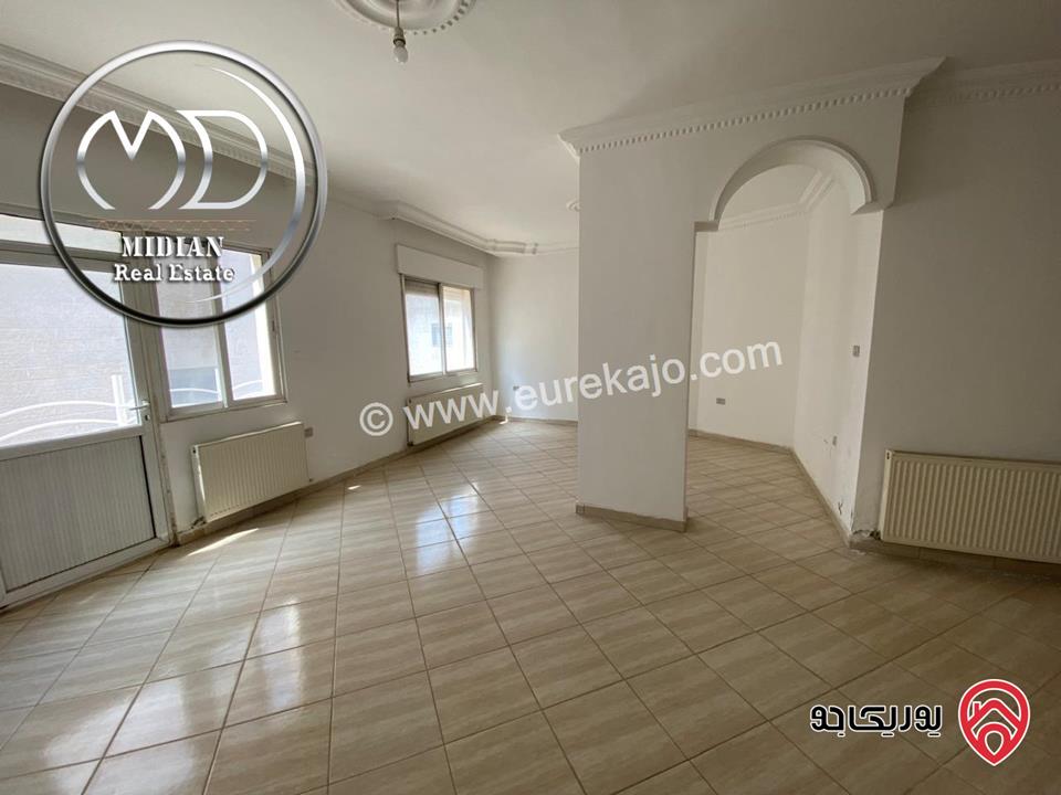 شقق للبيع طابق أخير مع روف في عمان - ضاحية الرشيد مساحات 220م & 240م مع تراسات امكانية الأقساط بأسعار مميزة